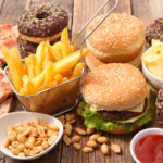 Alimentația bazată pe mâncarea ultra-procesată poate cauza decese timpurii